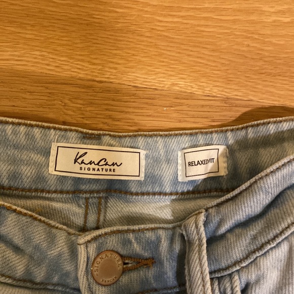 Kan can light wash mom jeans - Picture 2 of 4